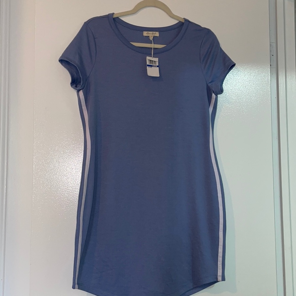 Ultra Flirt light blue dress 💙🤍